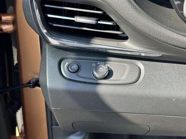 new 2025 Buick Envista car, priced at $23,536