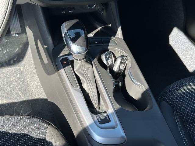 new 2025 Buick Envista car, priced at $23,536