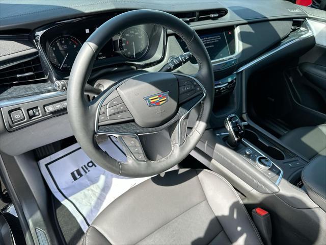 new 2025 Cadillac XT5 car, priced at $52,390