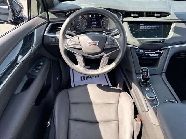 new 2025 Cadillac XT5 car, priced at $52,390
