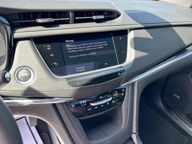 new 2025 Cadillac XT5 car, priced at $52,390