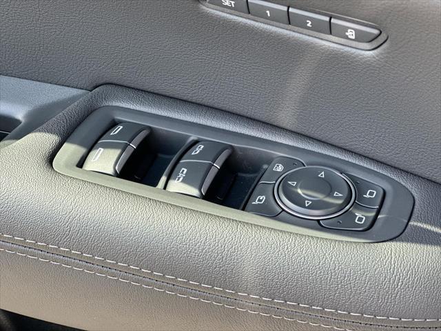 new 2025 Cadillac XT5 car, priced at $52,390