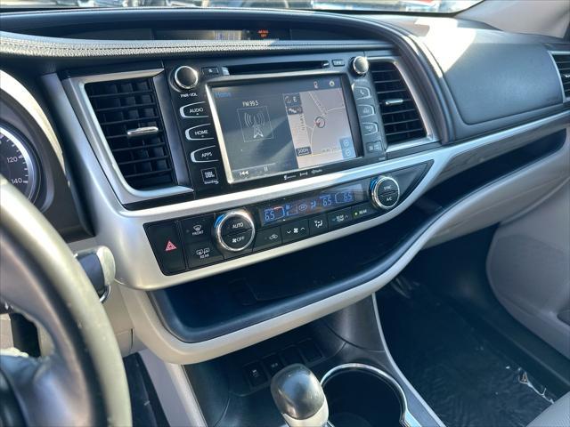 used 2018 Toyota Highlander car, priced at $24,990