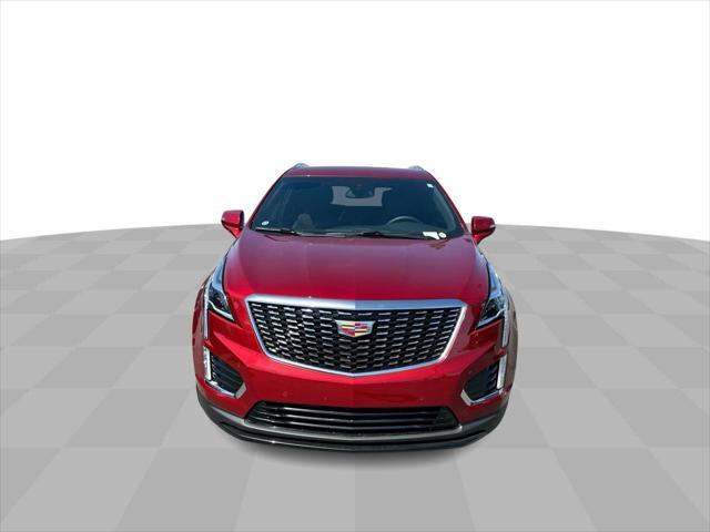 new 2025 Cadillac XT5 car, priced at $40,915