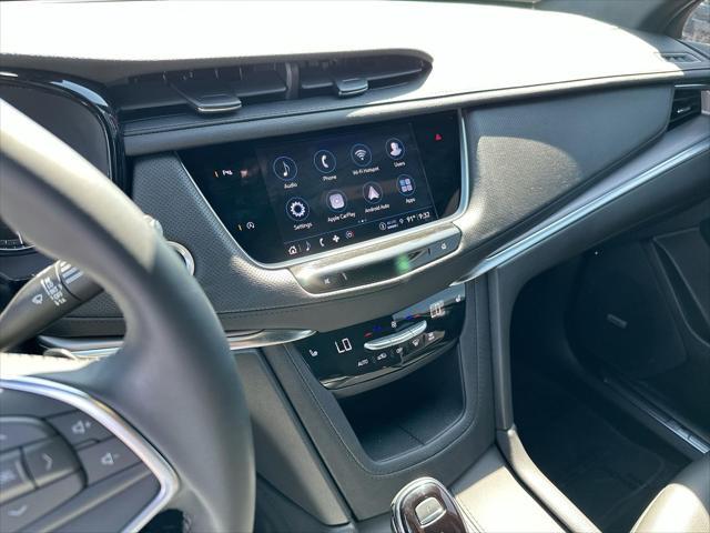 new 2025 Cadillac XT5 car, priced at $40,915