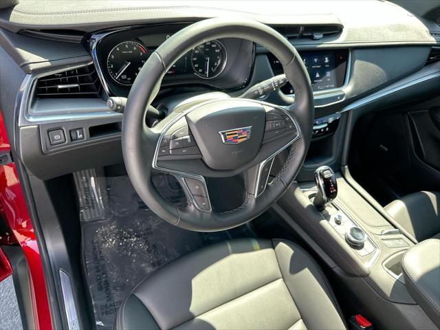 new 2025 Cadillac XT5 car, priced at $40,915