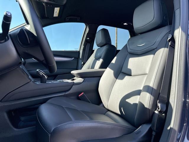 new 2025 Cadillac XT5 car, priced at $42,915