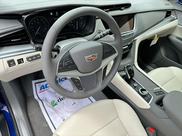 new 2025 Cadillac XT5 car, priced at $53,990