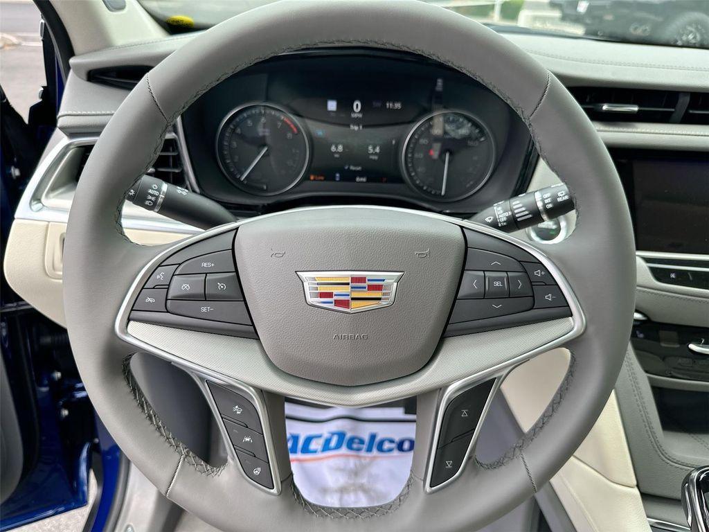 new 2025 Cadillac XT5 car, priced at $49,990