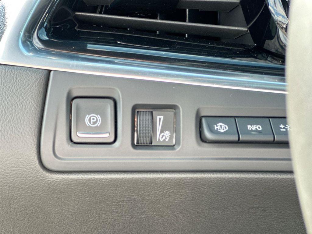 new 2024 Cadillac XT6 car, priced at $57,665