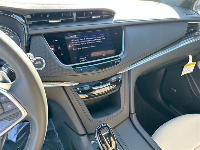 new 2025 Cadillac XT5 car, priced at $63,690