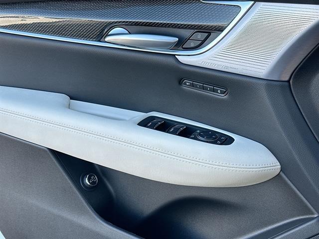 new 2025 Cadillac XT5 car, priced at $63,690