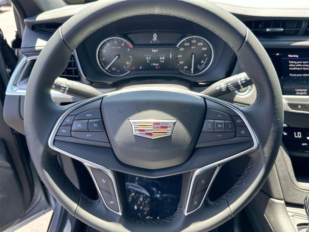 new 2025 Cadillac XT5 car, priced at $40,790
