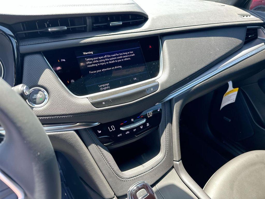 new 2025 Cadillac XT5 car, priced at $40,790