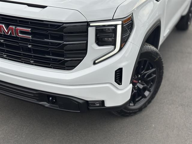 new 2026 GMC Sierra 1500 car, priced at $59,280