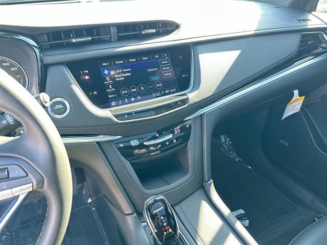 new 2025 Cadillac XT6 car, priced at $43,565