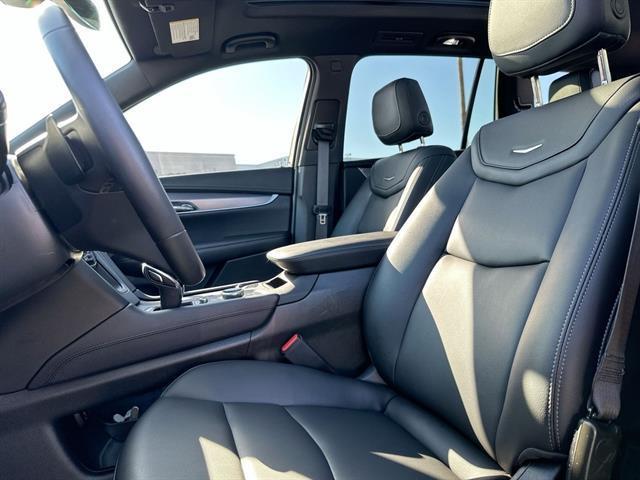 new 2025 Cadillac XT6 car, priced at $43,565