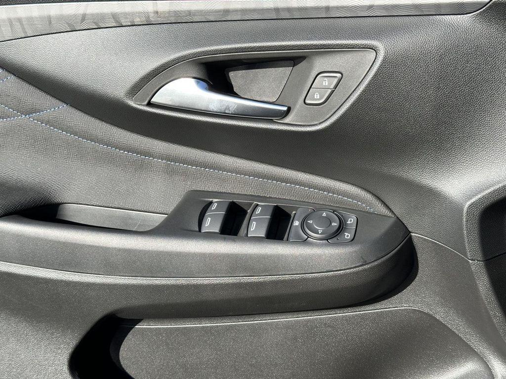 new 2025 Buick Envista car, priced at $24,961