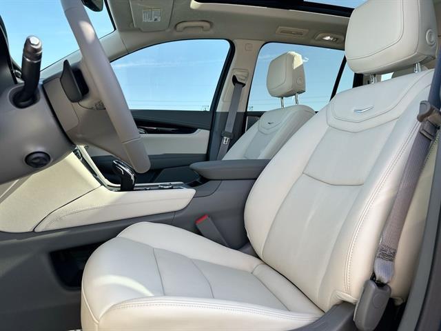 new 2025 Cadillac XT6 car, priced at $54,215