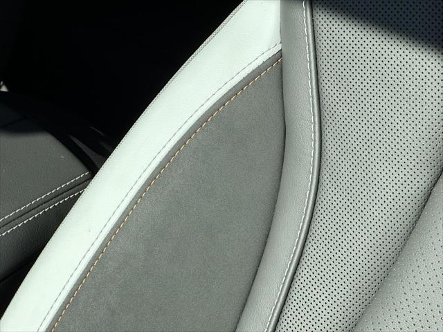 new 2025 Buick Envision car, priced at $39,986