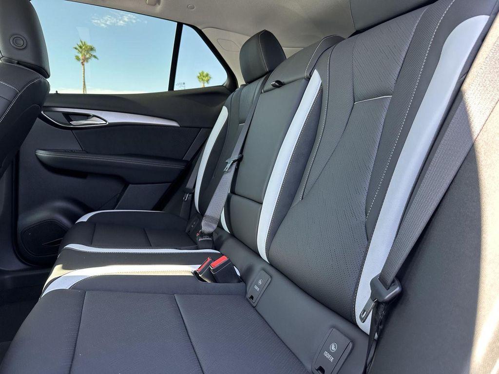 new 2025 Buick Envision car, priced at $39,986
