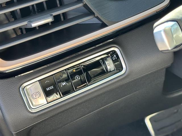 new 2025 Buick Envision car, priced at $39,986