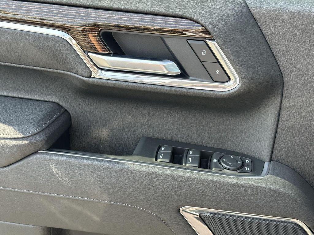 new 2025 GMC Sierra 1500 car, priced at $44,090