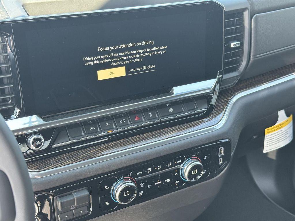 new 2025 GMC Sierra 1500 car, priced at $44,090