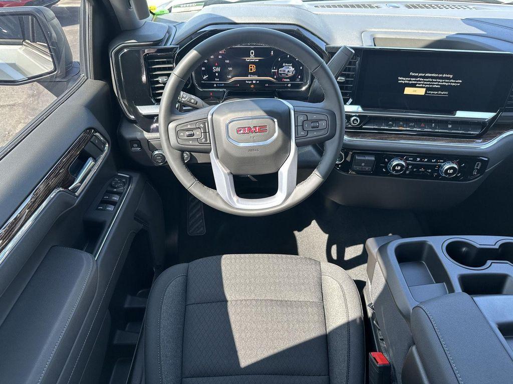 new 2025 GMC Sierra 1500 car, priced at $44,090