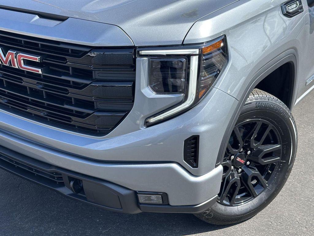 new 2025 GMC Sierra 1500 car, priced at $44,090