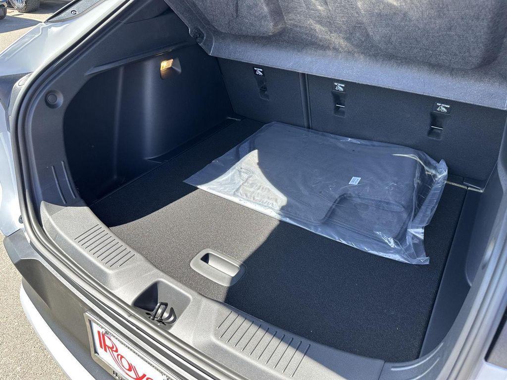 new 2025 Buick Envista car, priced at $22,240