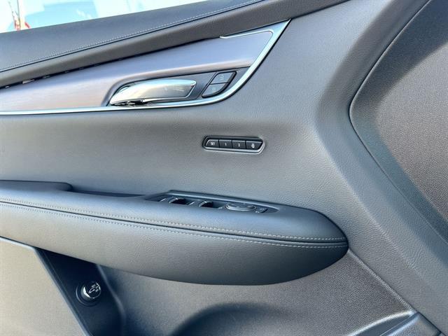 new 2025 Cadillac XT6 car, priced at $46,440