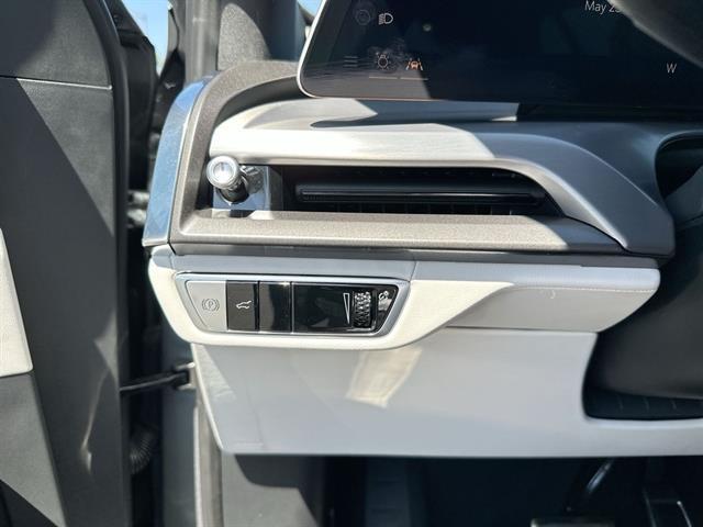 new 2026 Cadillac VISTIQ car, priced at $75,390