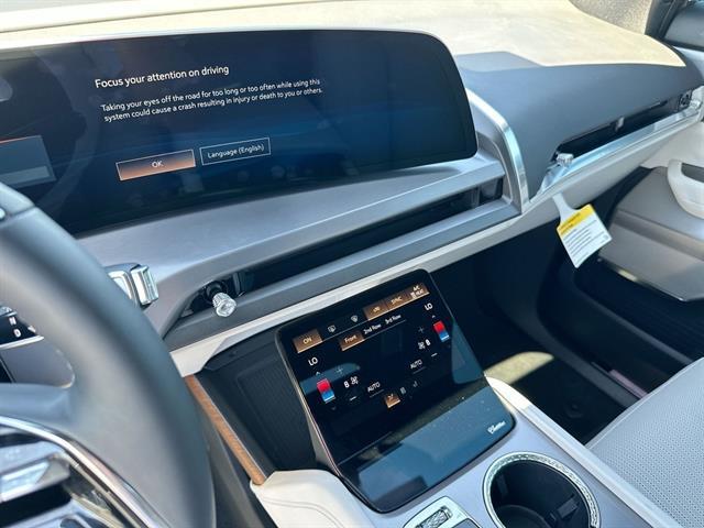 new 2026 Cadillac VISTIQ car, priced at $75,390