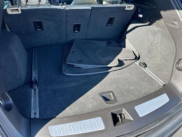 used 2018 Cadillac XT5 car, priced at $15,990