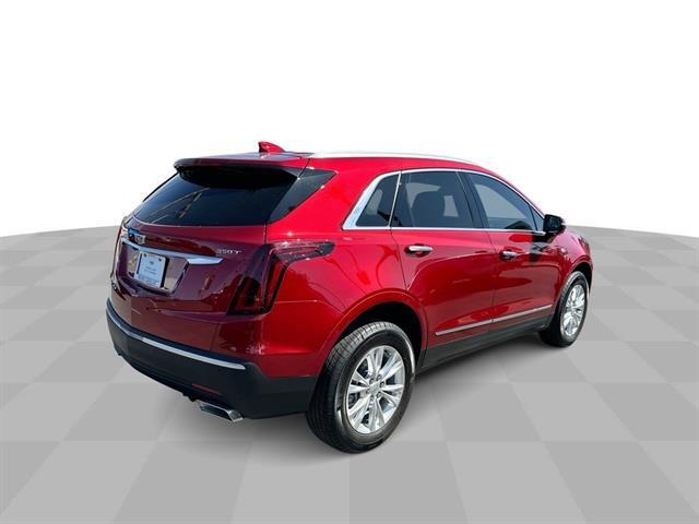 new 2025 Cadillac XT5 car, priced at $40,015
