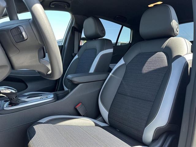 new 2025 Buick Envista car, priced at $25,497