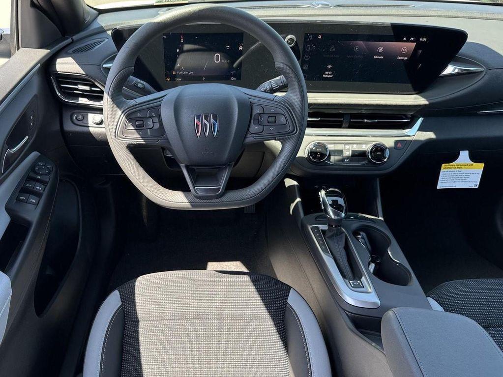 new 2025 Buick Envista car, priced at $22,971