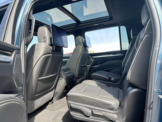 new 2025 Cadillac Escalade ESV car, priced at $115,405