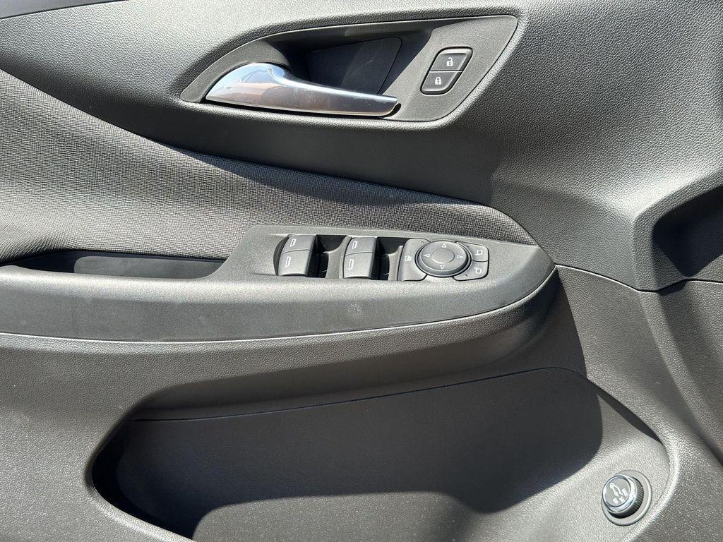 new 2025 Buick Envista car, priced at $22,971