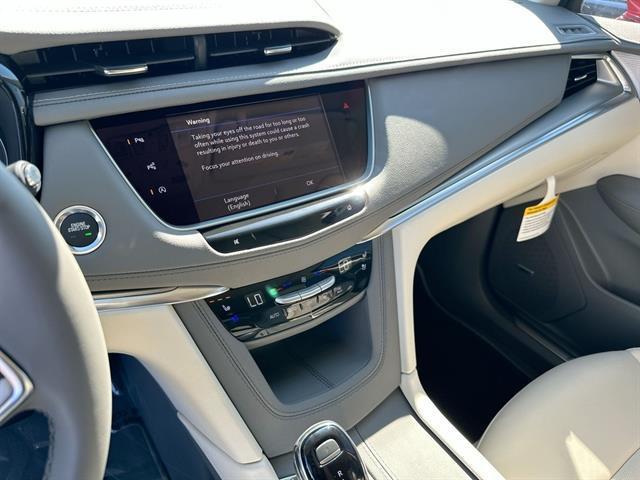 new 2025 Cadillac XT5 car, priced at $57,090
