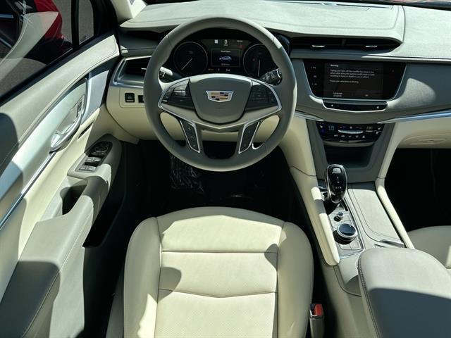 new 2025 Cadillac XT5 car, priced at $57,090