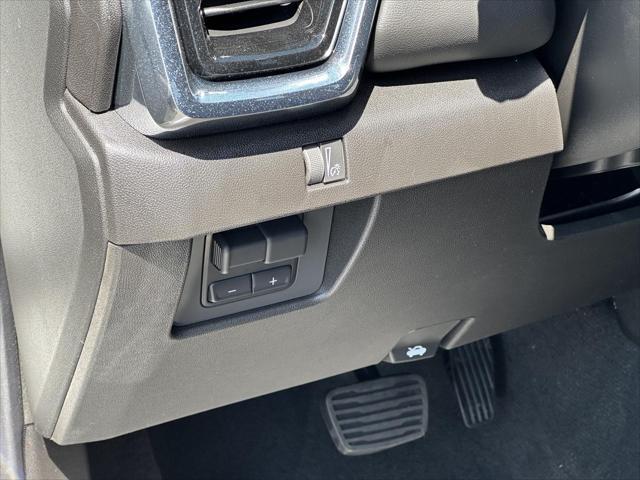 new 2025 GMC Canyon car, priced at $40,095