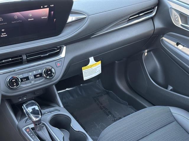 new 2025 Buick Envista car, priced at $23,805