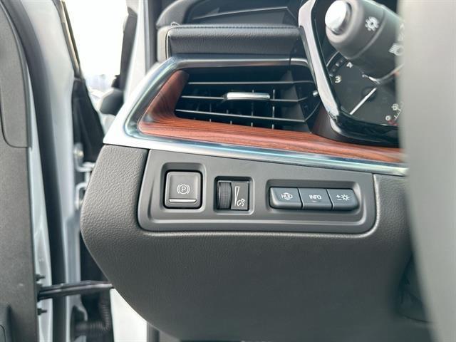 new 2025 Cadillac XT5 car, priced at $57,090