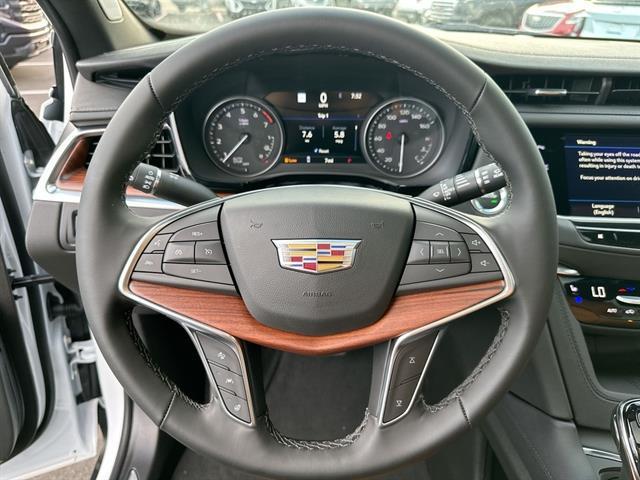 new 2025 Cadillac XT5 car, priced at $57,090