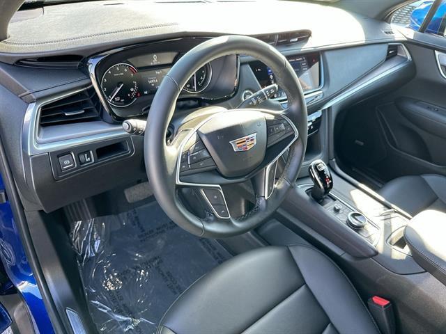 new 2025 Cadillac XT5 car, priced at $37,415