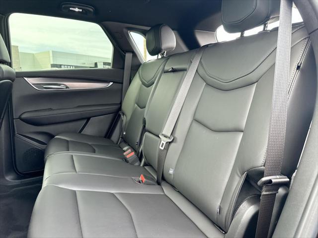 new 2025 Cadillac XT5 car, priced at $40,315