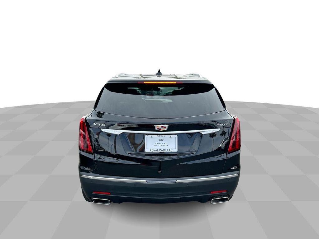 new 2025 Cadillac XT5 car, priced at $38,815