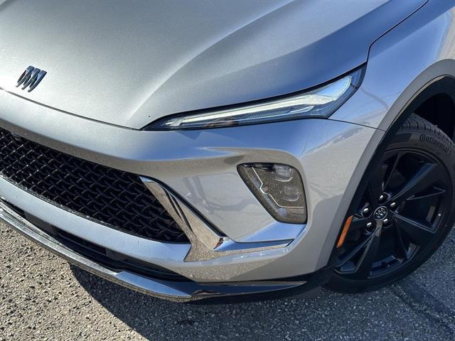 new 2025 Buick Envision car, priced at $40,973